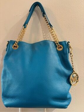Michael Kors Jet Set Teal Pebbled Leather Shoulder Tote with Gold Chain